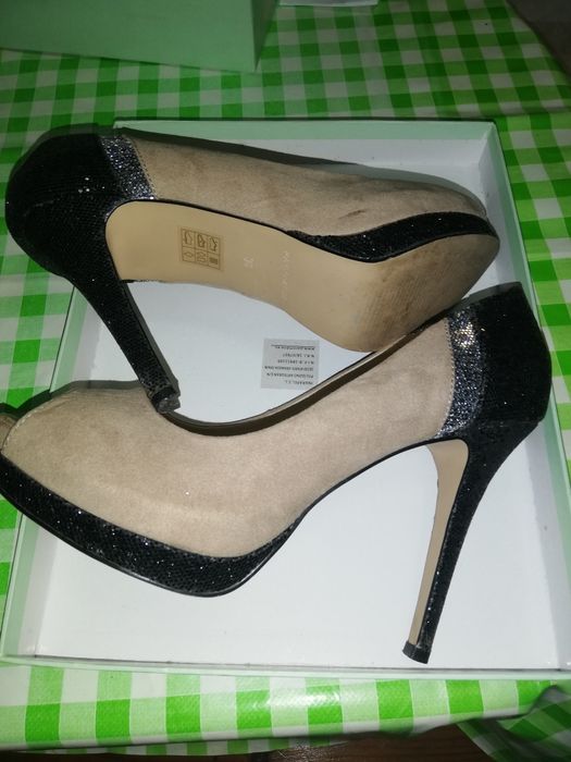 Sapatos senhora de festa.