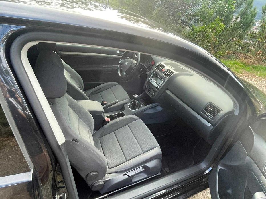 VW Golf V 1.9 TDI BlueMotion 3P | 1.9 TDI | Económico e Raro