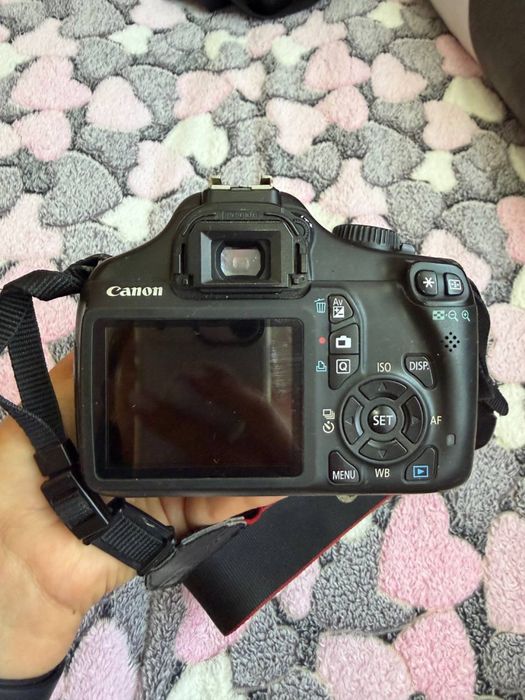 Фотоапарат Canon EOS 1100D