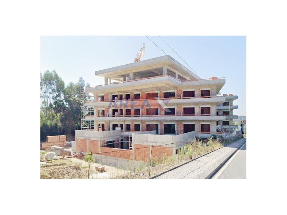 FRAÇÃO AO - T3 último andar com 104,68m2 terraço (4º andar)