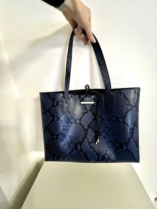 Torebka Guess duza a4 shopperka