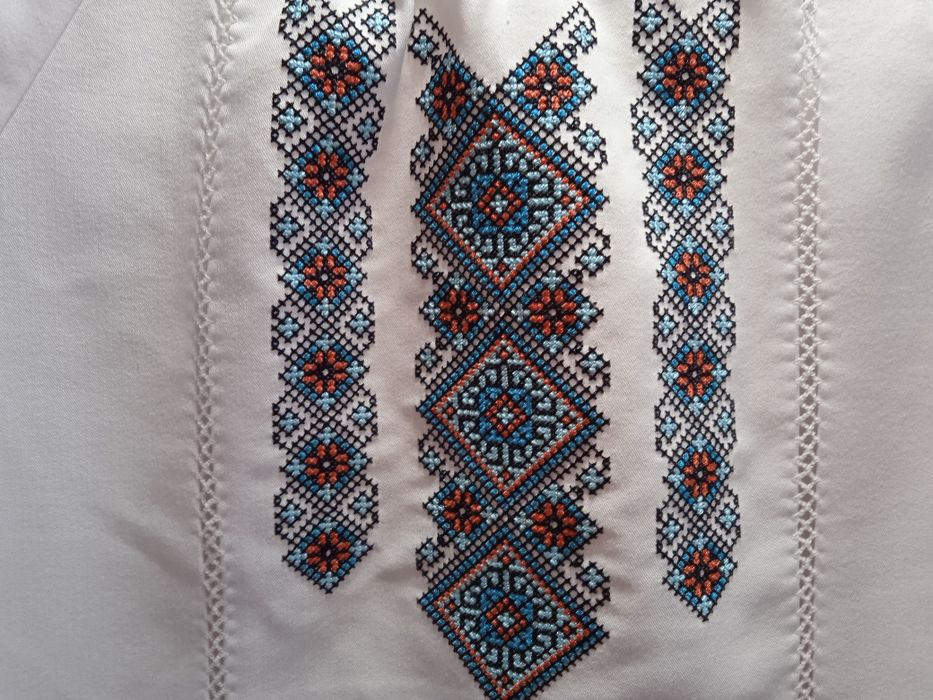 Вишитий комплект