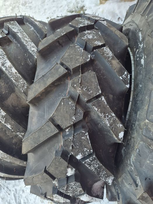 Opony koła 10.0/75-15.3