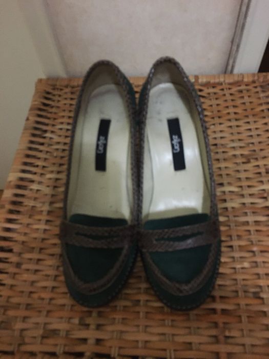 Sapatos da Zilian-Os 2 pares 18€.