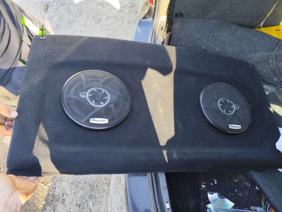 VW Golf IV półka bagażnika głośnik Pioneer 350W