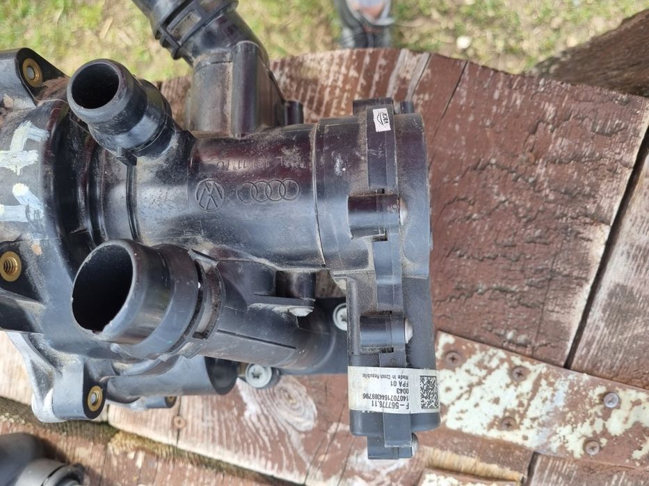 Pompa wody Volkswagen Audi seat skoda 06L121111H 06L121012A