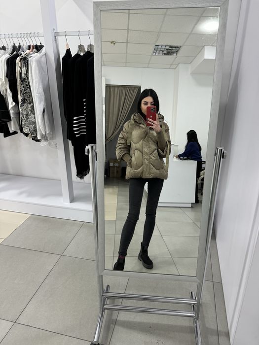 Продам новую зимнюю куртку Италия