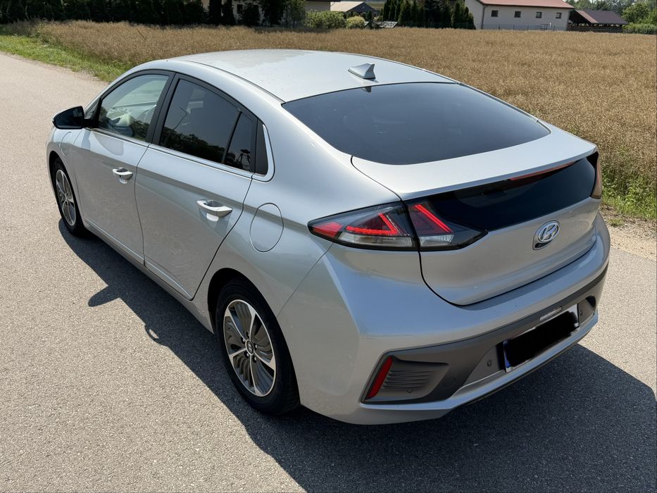 Hyundai Ioniq 1.6 Hybryda Plug-in 90 Tys km Automat Bezwypadlowy Niemcy