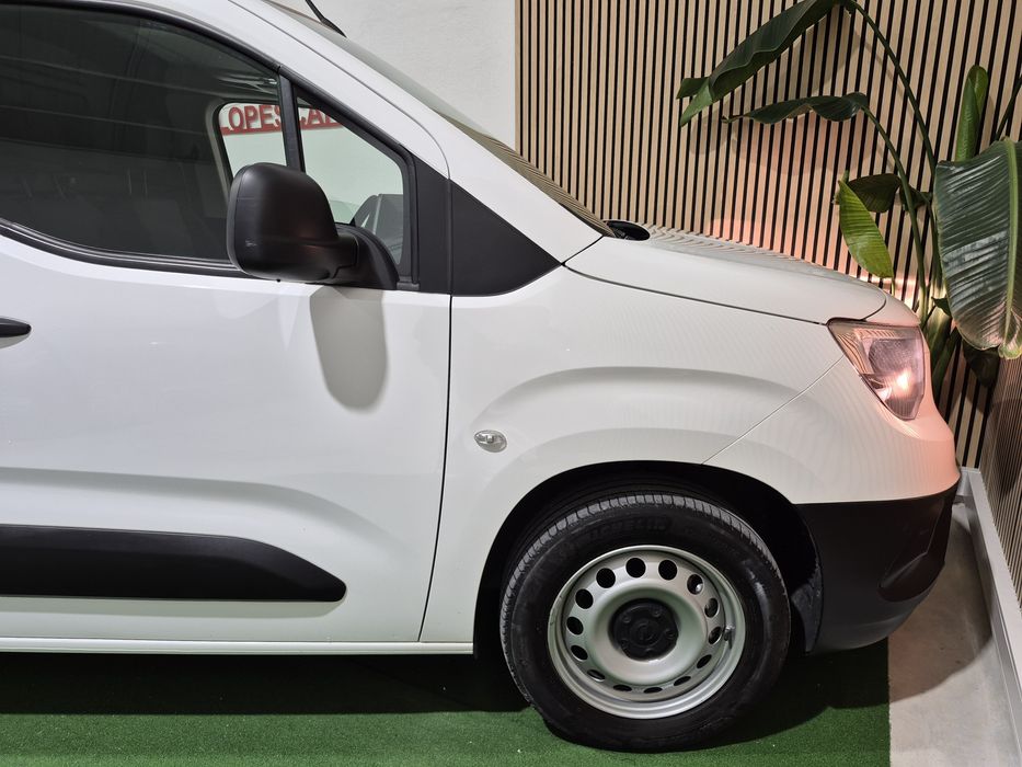 Opel Combo LONGA - 2022 | GARANTIA | 3 LUG. - 130.000KM