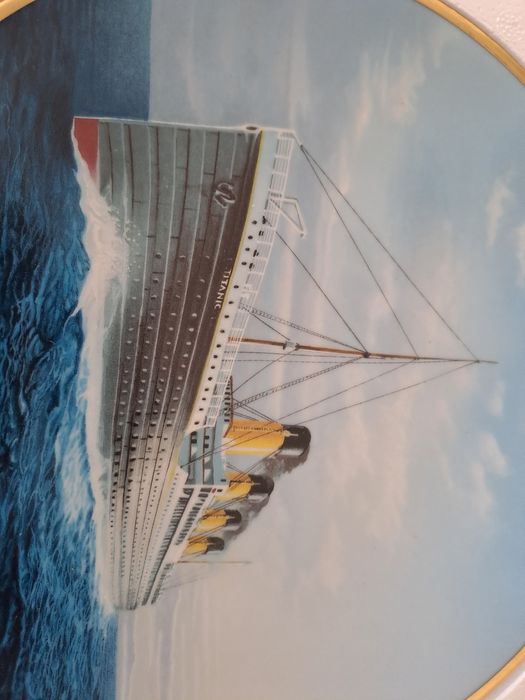 Prato com o Titanic