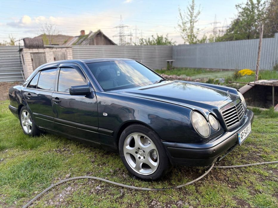 Продам Мерседес Е 210