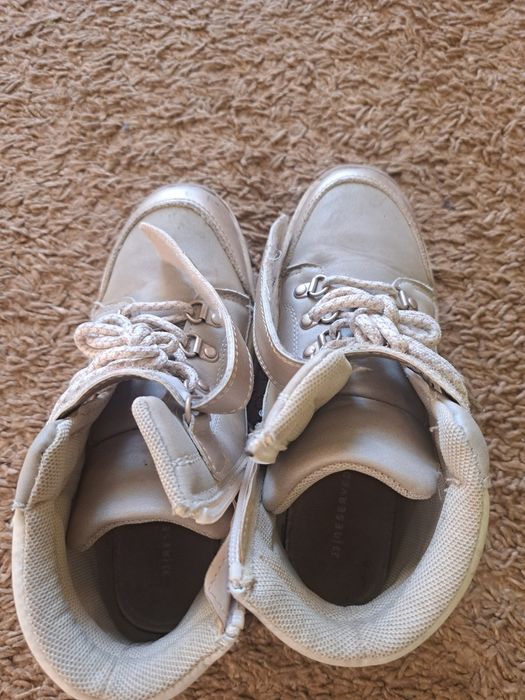 Buty trekkingowe dziewczęce Reserved r.34