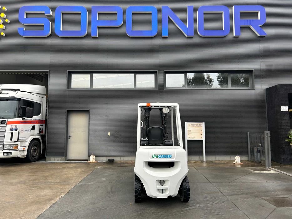 Empilhador Unicarriers Diesel 2500 Kgs