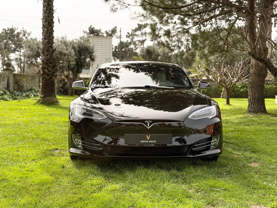 Tesla Model S Long Range