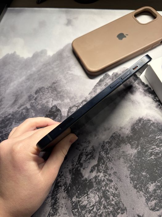 Телефон Iphone 12 Black 128 гб + чехол