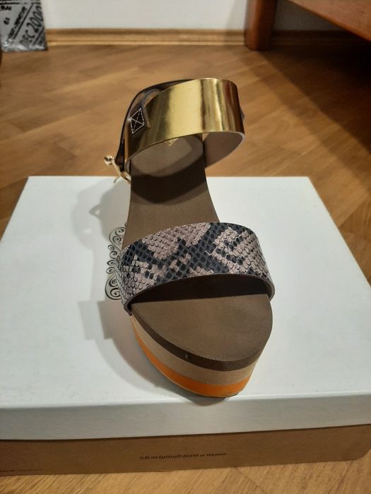 Жіночі босоніжки