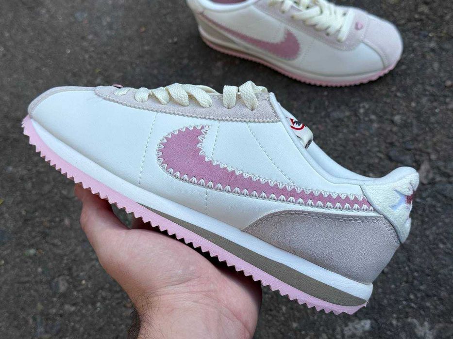 nike cortez різних кольорів. Розміри 36-40