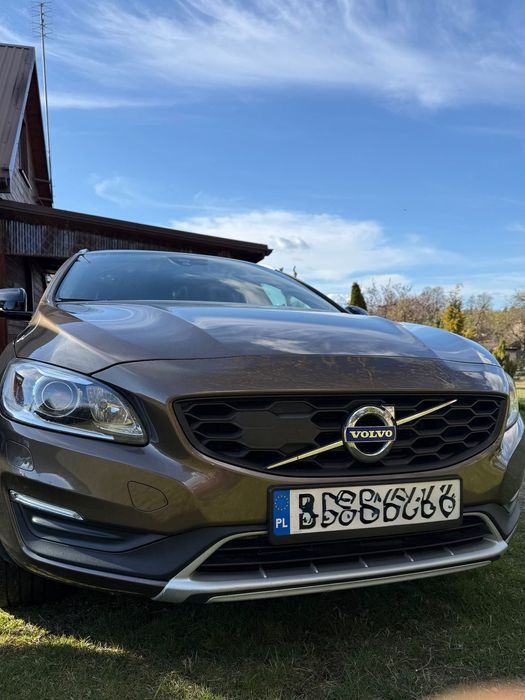 Volvo V60 Cross Country D4 190km