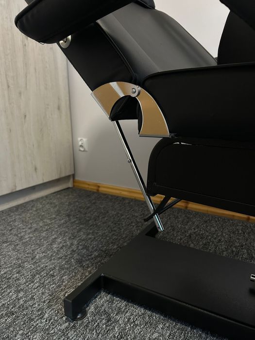 Fotel kosmetyczny z poduszką