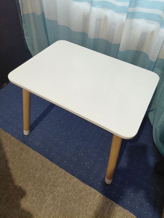 Журнальный / детский стол / столик.