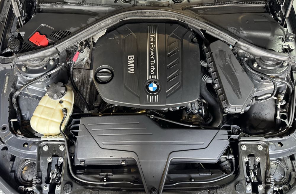 Bmw 318d  Touring F31 Sport - CxAuto - Nacional em excelente estado!!!