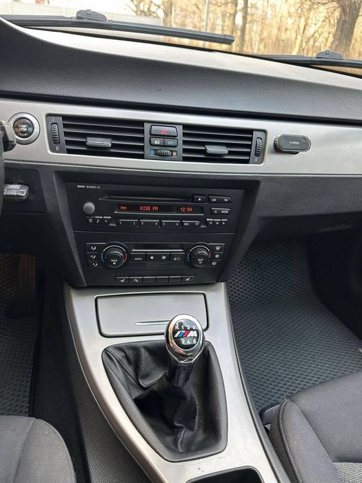 Авто BMW e90 2.0 бензин