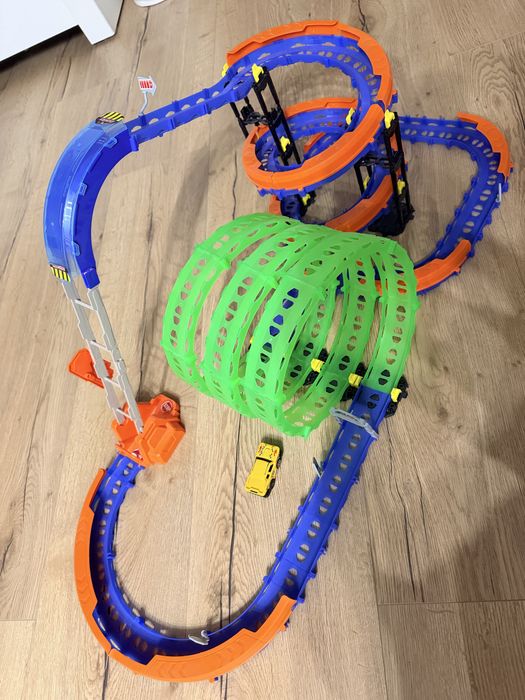 Tor wyścigowy świecący