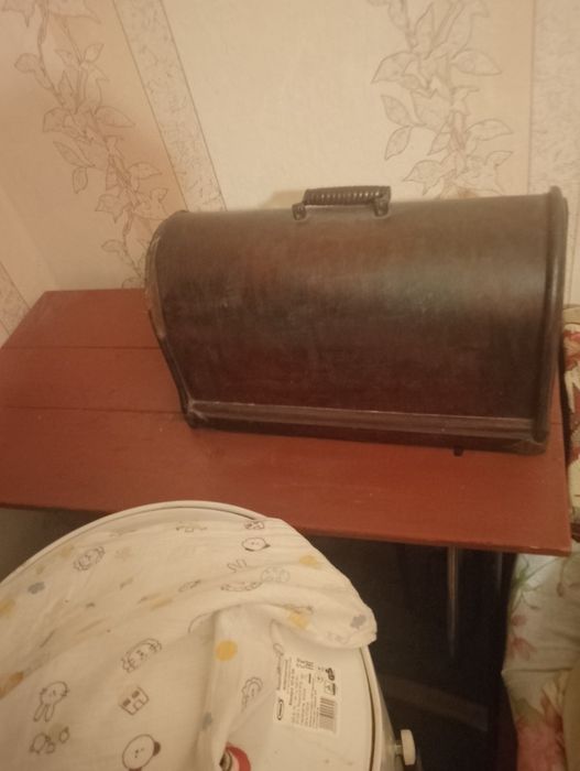 Продам старинную швейную машину