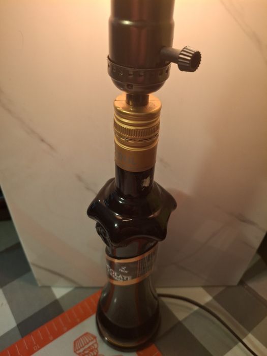 Lampa loftowa z włącznikiem