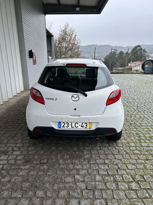 Mazda 2, dezembro de 2010