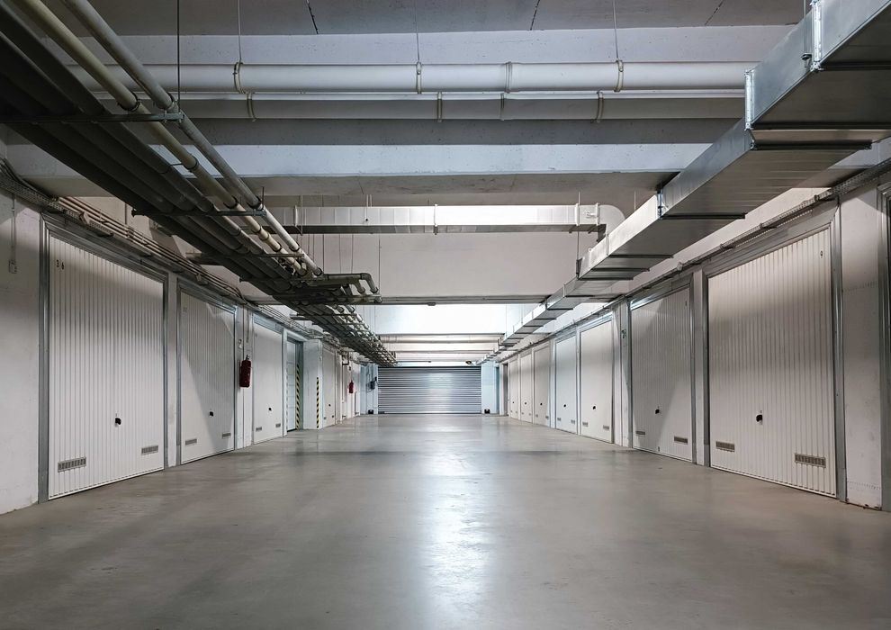 Wynajmę Garaż - Emilii Plater w hali garażowej nr 3