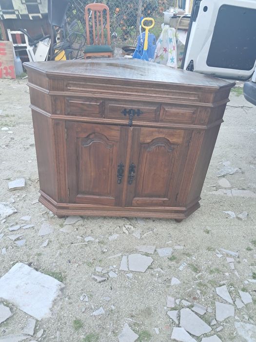 Cantoneira em madeira vintage