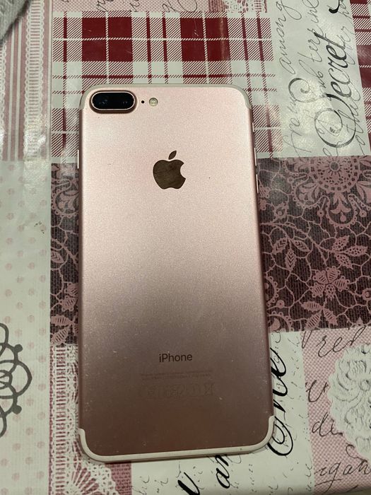 Продам айфон 7 плюс