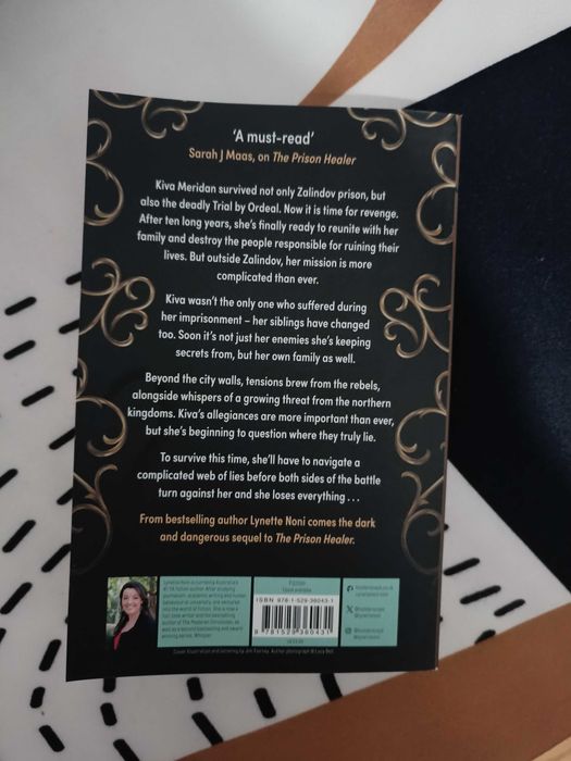 Livro The Gilded Cage - Lynette Noni