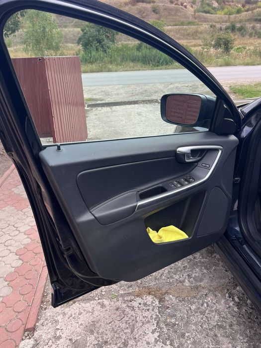 Автомобіль  Volvo XC60