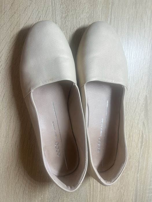 мокасини Ессо бежевого кольору хороший стан