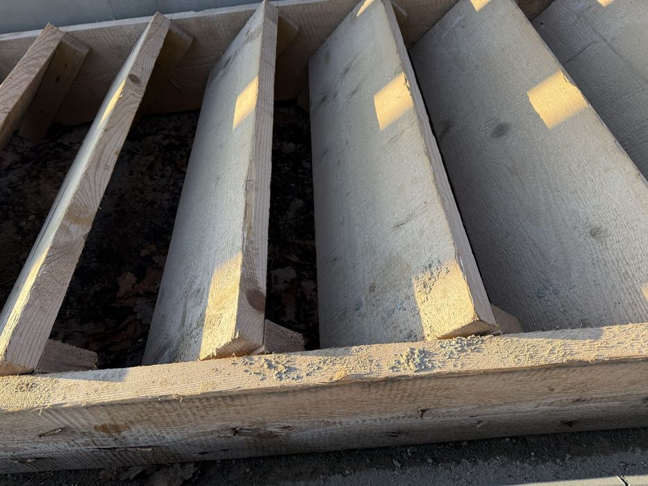 Schody drewniane na budowę