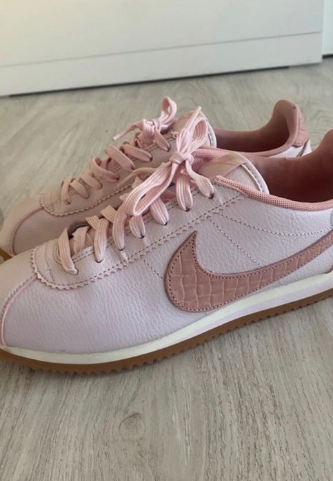 Unikatowe NIKE Cortez