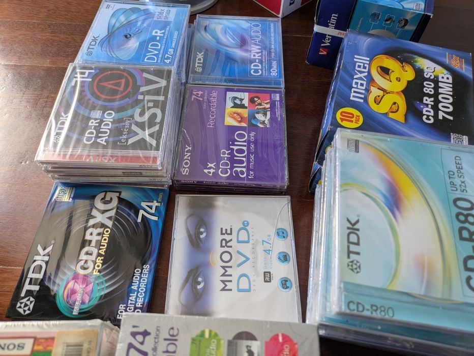 CDs e DVD's antigos novos selados