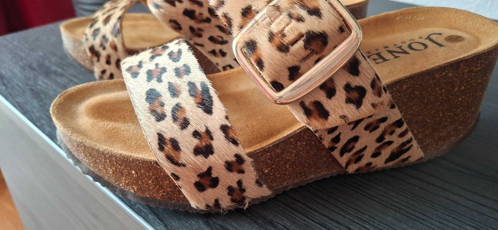 Стильні, шкіряні шльопанці англійського бренду jones bootmaker, 37 розмір