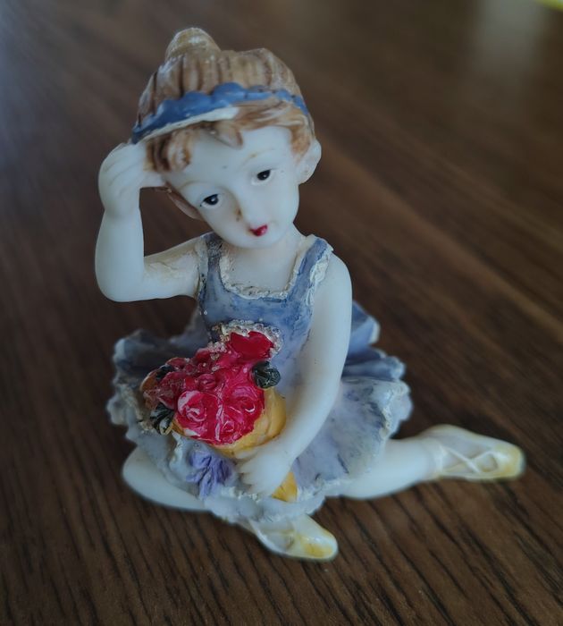 Baletnica,figurka ceramika,żywicowa 6 cm