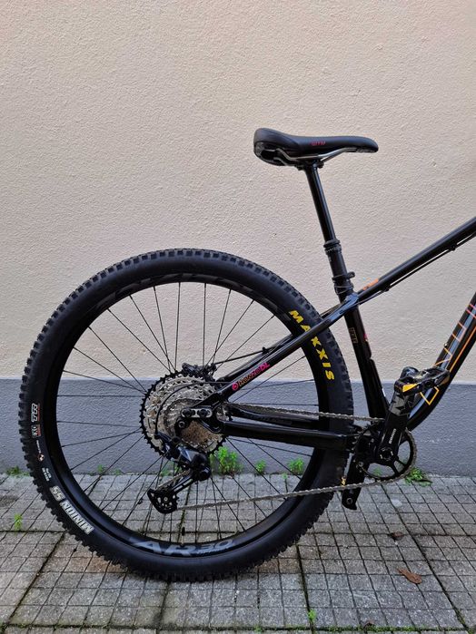 Kona Honzo Deluxe DL