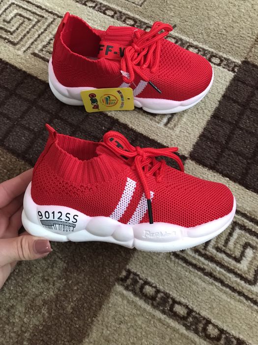 Розпродаж, Кросівки для хлопчиків