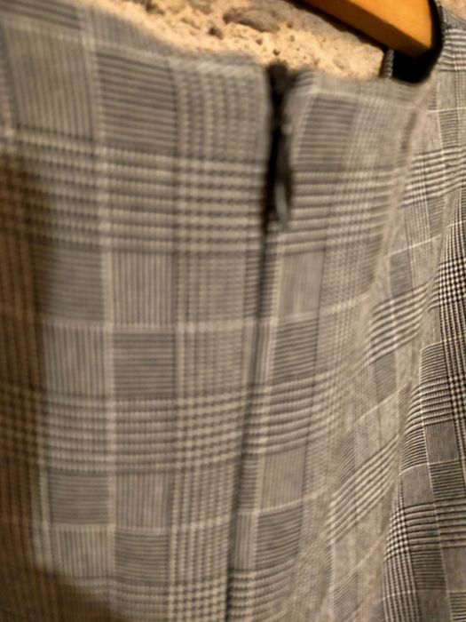 Sukienka biurowa w kratkę Simple