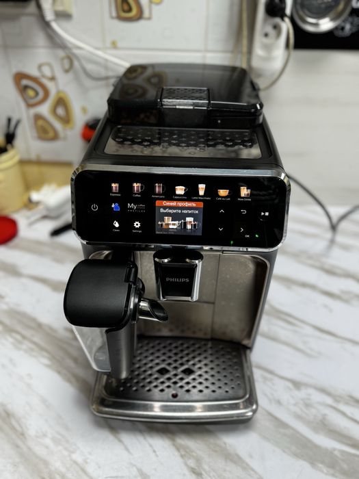 Зернова кавоварка Philips latte go 5400 супер стан