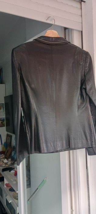 Casaco pele genuína preto,elegante, 10€