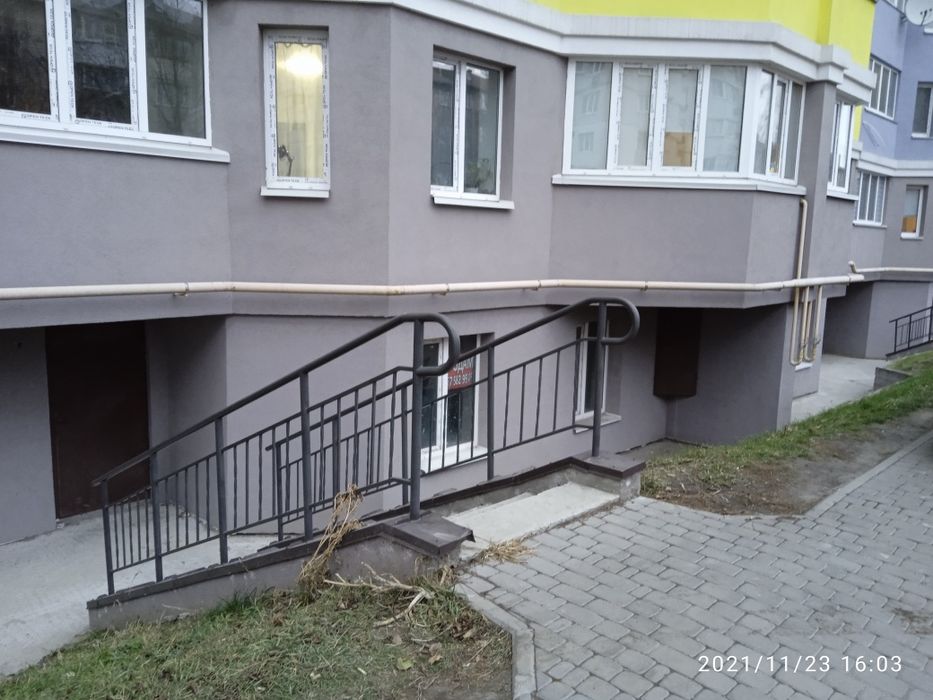 Продаж цокольного приміщення