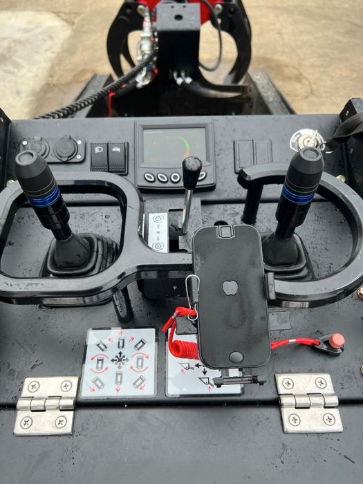 Mini pá carregadora Derette XC1100 motor Kubota