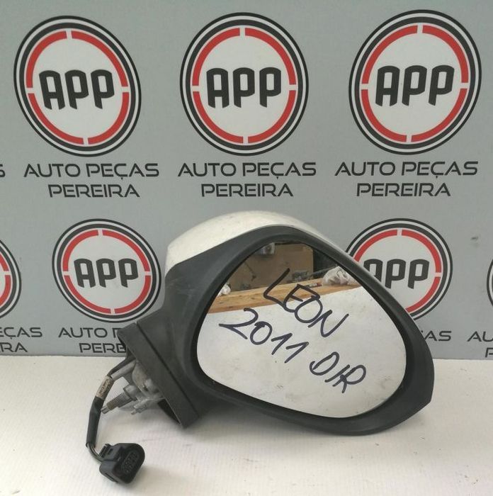 Espelho direito eléctrico Seat Leon 2011 1P  sem rebatimento.