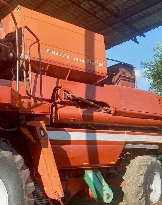 Комбайн Дон 1500